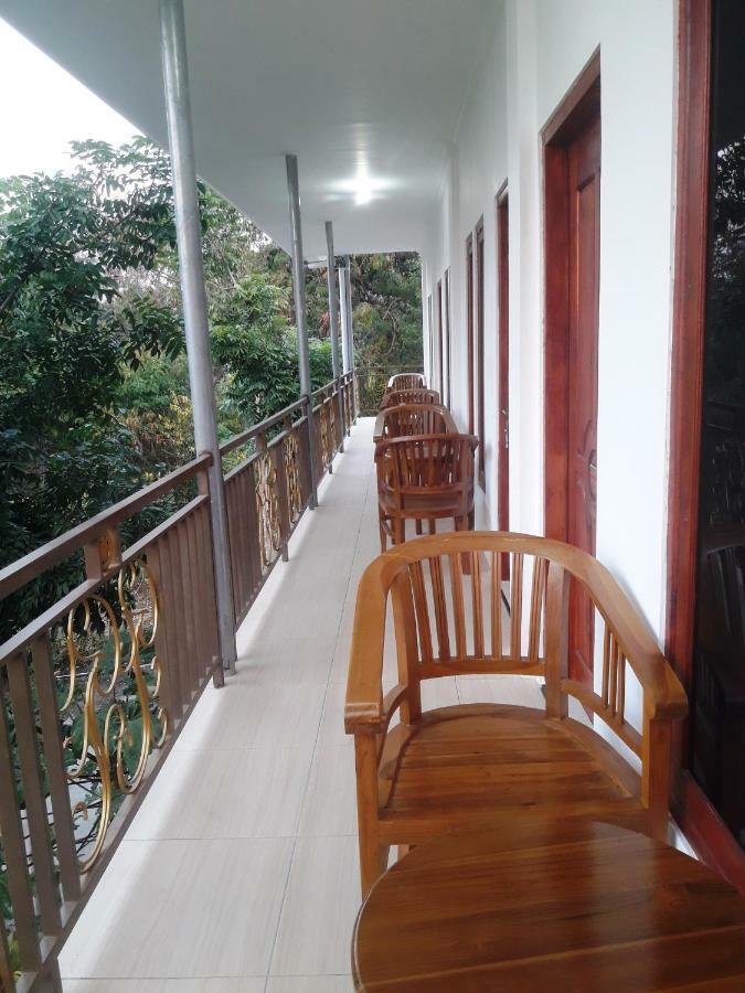 The Teuz B&B Labuan Bajo Ngoại thất bức ảnh