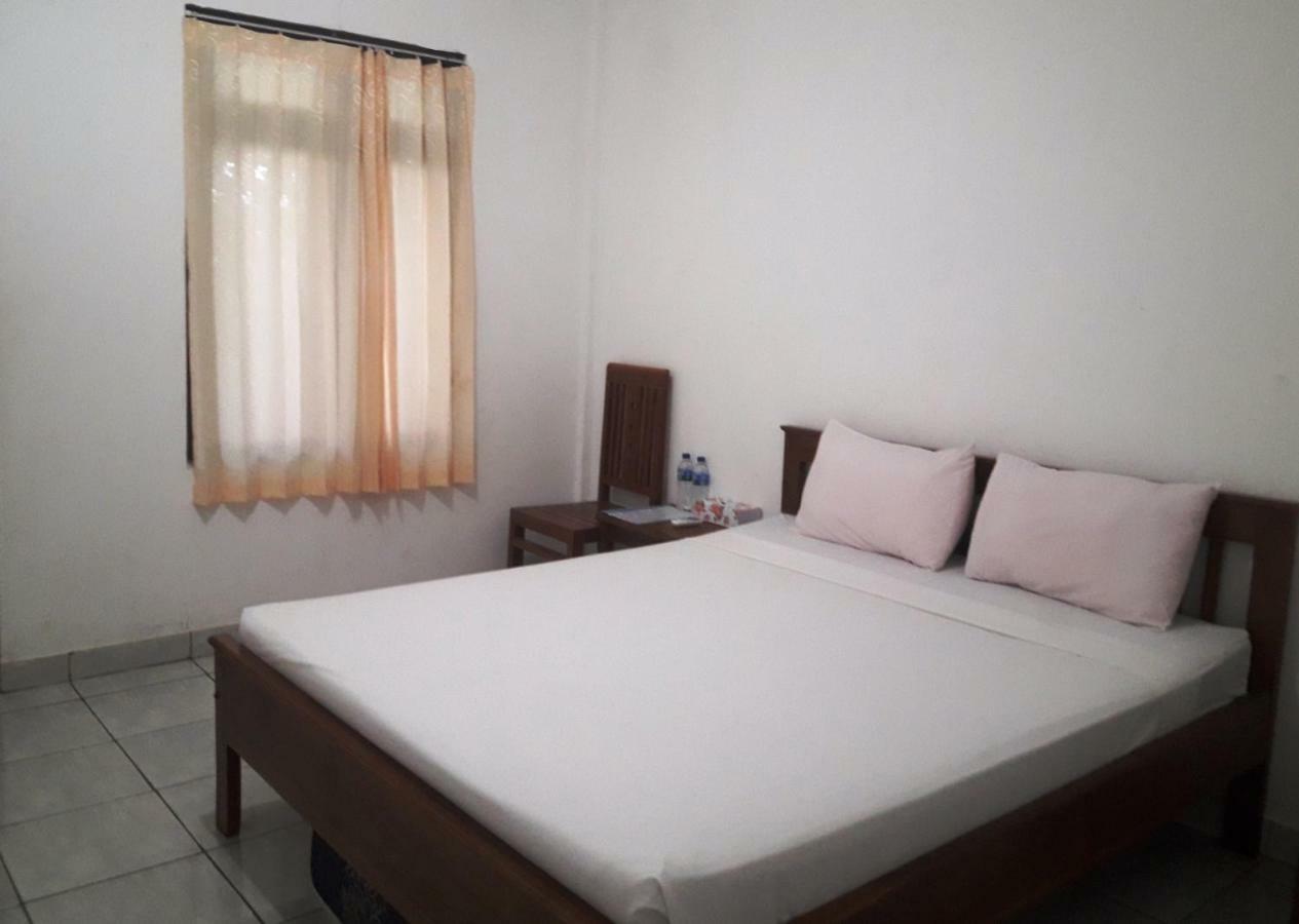 The Teuz B&B Labuan Bajo Ngoại thất bức ảnh