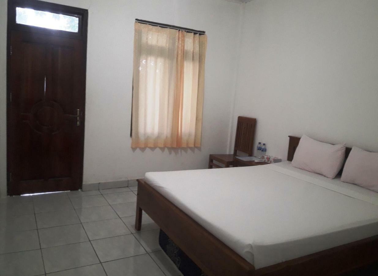 The Teuz B&B Labuan Bajo Ngoại thất bức ảnh